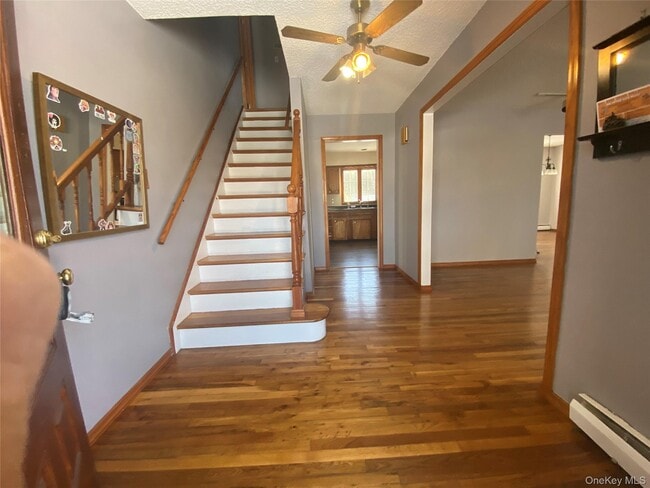 Building Photo - 732 3rd St