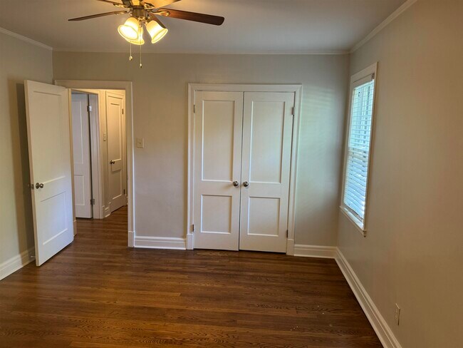 Building Photo - 193 Alexander St