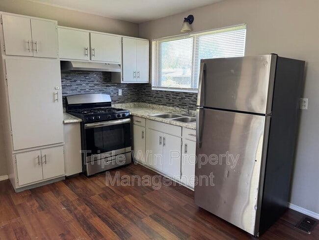 Building Photo - 730 Crabapple Ln