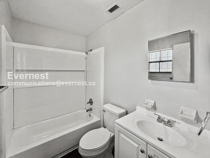 Building Photo - 1649 Valeview Ct