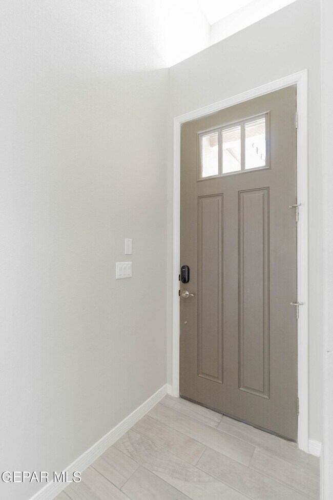 Building Photo - 13815 Paseo De Plata Dr