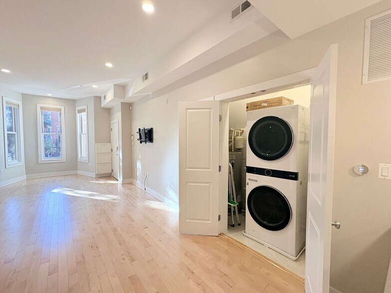 Building Photo - 1123 6th St NW