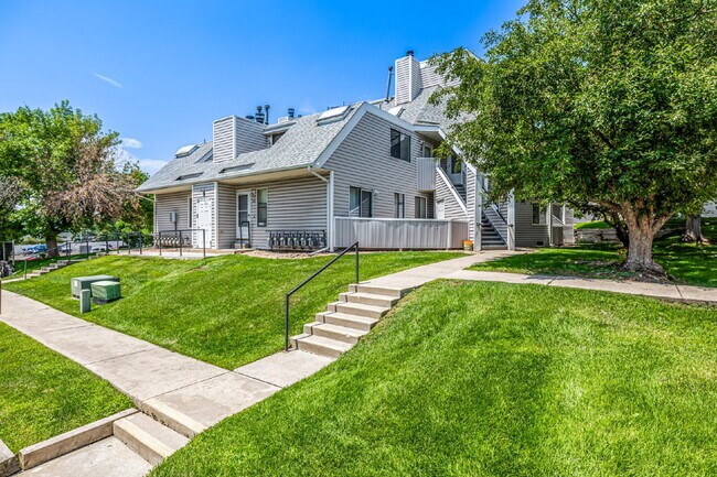 Primary Photo - "Cozy 1-Bedroom Condo Retreat in Prime Tho...