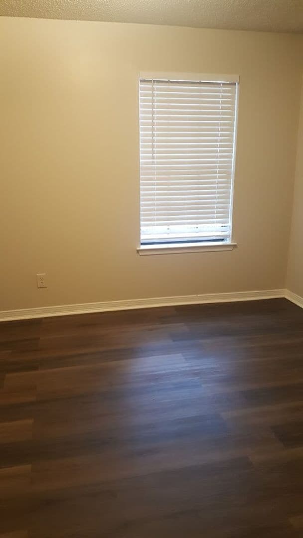 Building Photo - *****AVAILABLE NOW*****