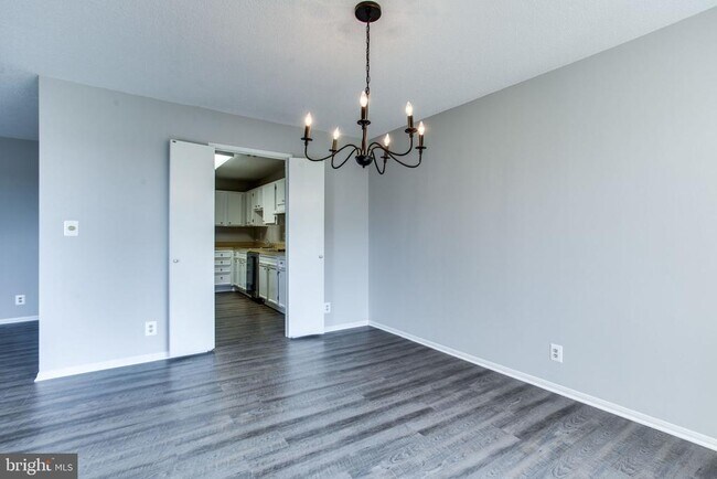 Building Photo - 8370 Greensboro Dr