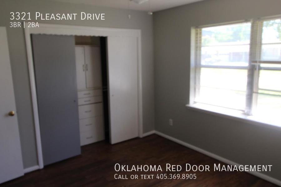 Building Photo - 3321 Pleasant Dr