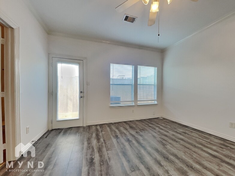 Building Photo - 3412 Honsinger St