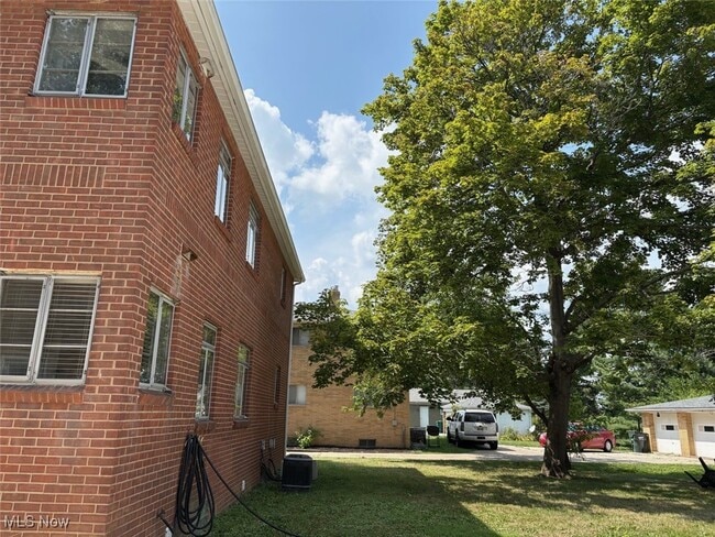 Building Photo - 163 Kenridge Rd