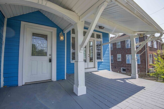 Building Photo - 117 E Glenwood Ave