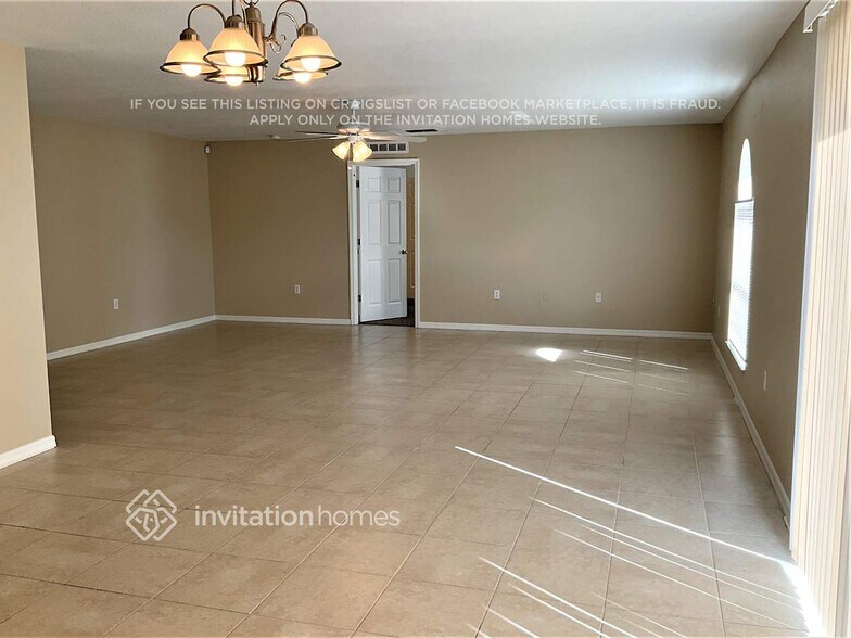 Building Photo - 356 Fish Hawk Dr