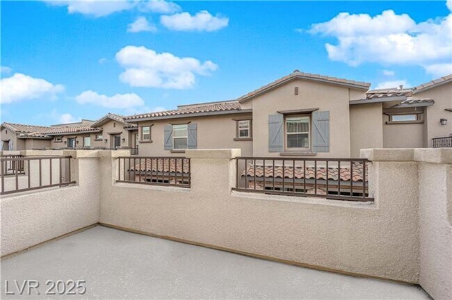 Building Photo - GORGEOUS FURNISHED TOWNHOME IN SUMMERLIN!!!