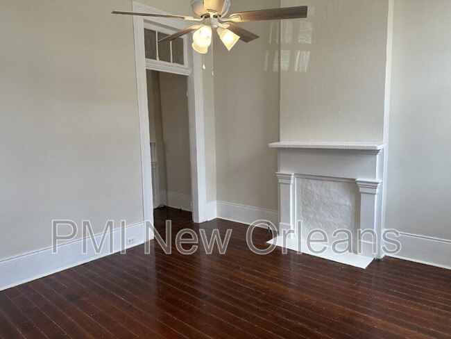Building Photo - 2427 Rousseau St