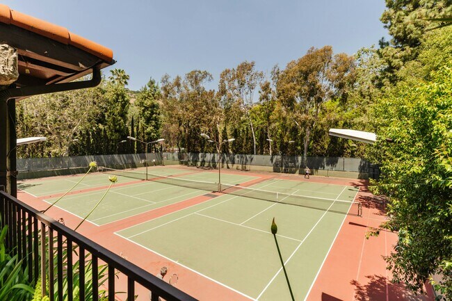 Building Photo - 2700 Cahuenga Blvd