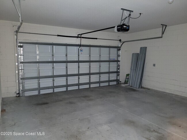 Building Photo - 760 Acadia Ct SE