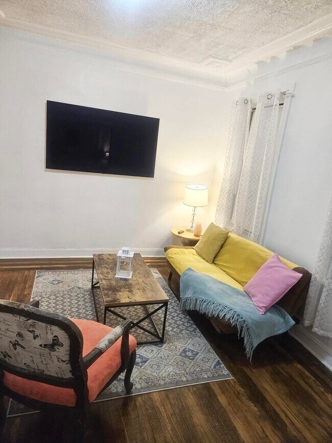 Building Photo - 203 Harrison Ave