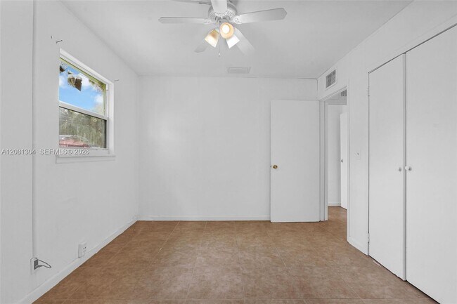 Building Photo - 3541 NW 7th Pl