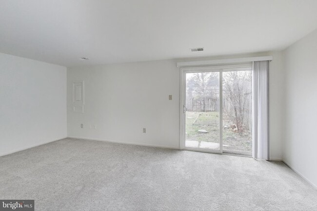 Building Photo - 18 Indian Hills Ct