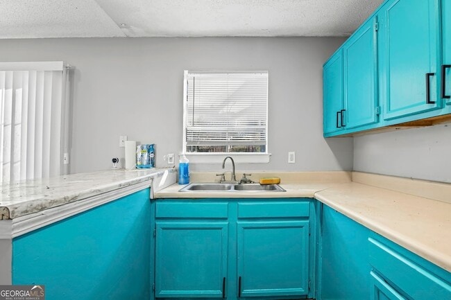 Building Photo - 5626 Pine Gate Dr