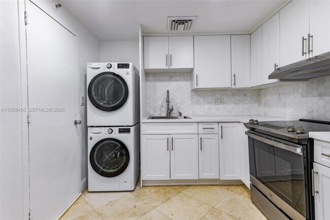 Building Photo - 2451 Brickell Ave