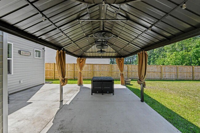 Building Photo - 111 Blossom Wood Ln