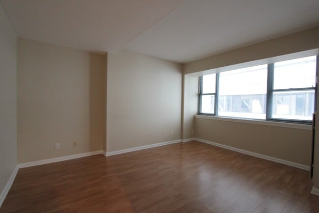Building Photo - 240-173 Tremont St