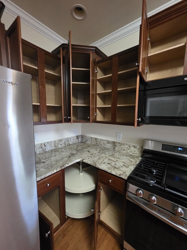 Building Photo - Spacious 4-Bedroom Home for Rent in Kings ...