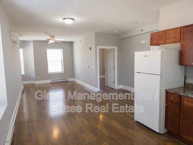 Building Photo - 113 N Hickory St