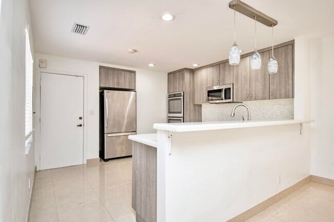 Building Photo - 21662 San Simeon Cir