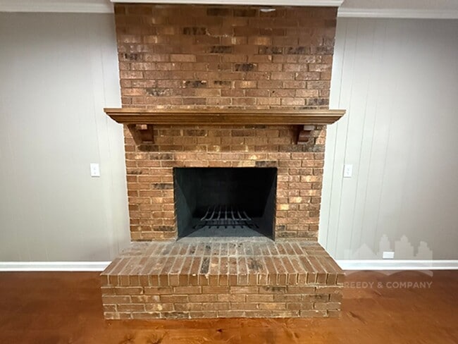 Building Photo - Welcome to your dream home in the heart of...