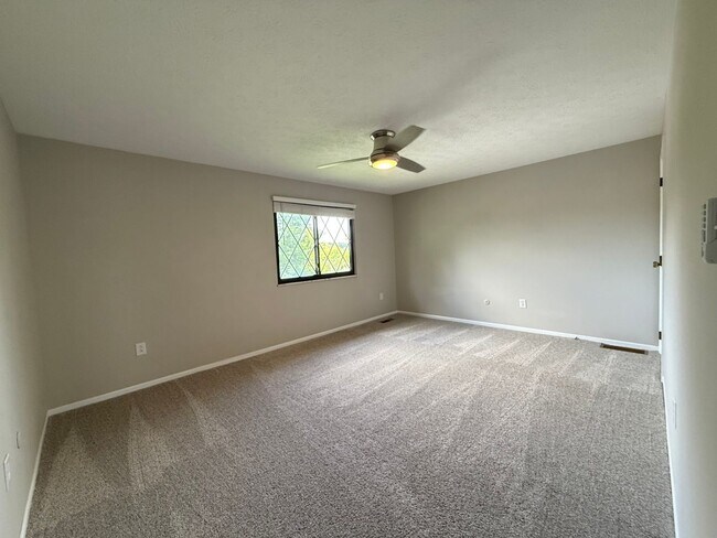 Building Photo - Beautifully Renovated 2 Bed, 1.5 Bath Condo in Westerville
