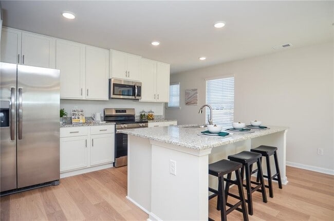 Building Photo - 4553 High Rdg Ct