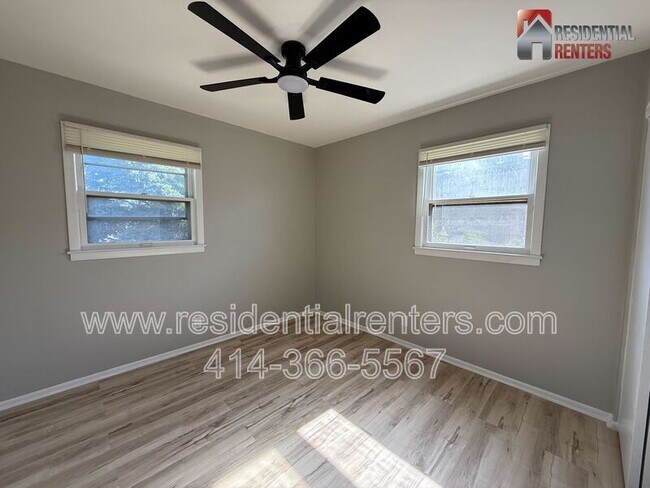 Building Photo - 5824 N 117th St