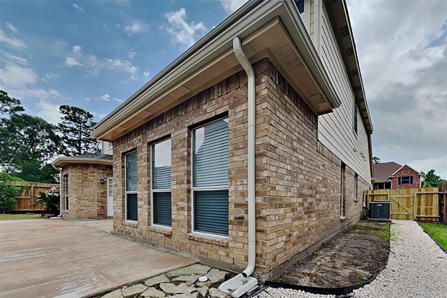 Building Photo - 8523 Discus Dr
