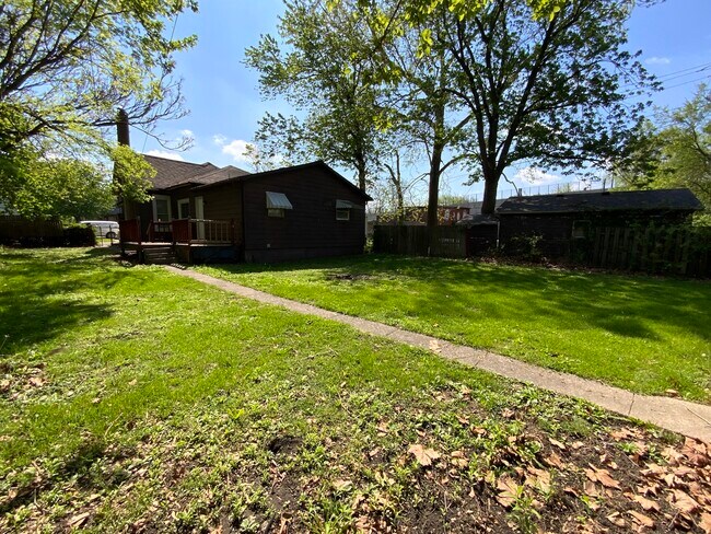 Building Photo - 908 Jewell St