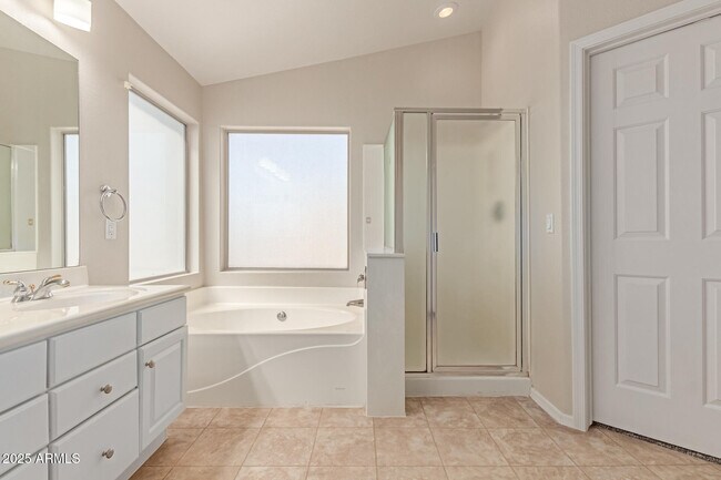 Building Photo - 2302 E Torrey Pines Pl