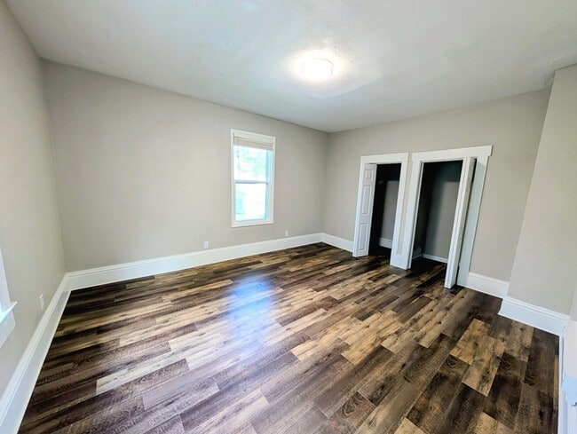 Building Photo - 328 N G St