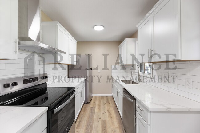 Building Photo - 416 Alexander Dr