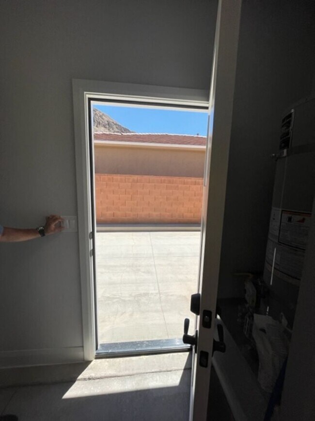 Building Photo - 2446 S 630 W