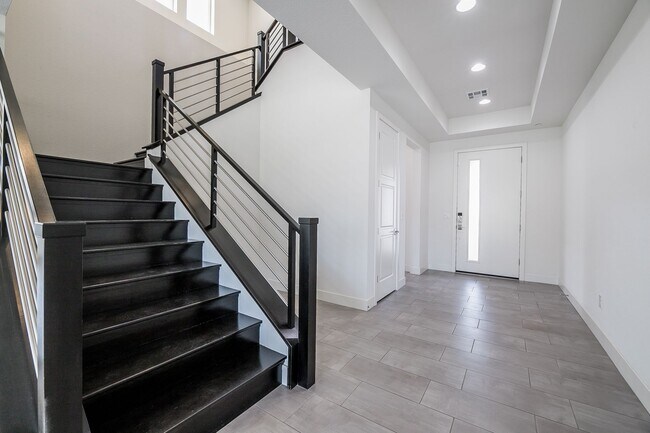 Building Photo - Luxury Living in Inspirada’s Gated Escala Community!