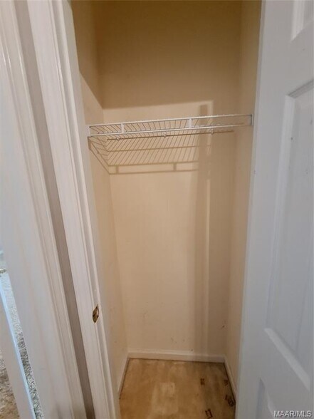 Building Photo - 6604 English Oak Ct