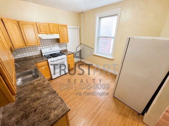 Building Photo - 4747 N Mascher St