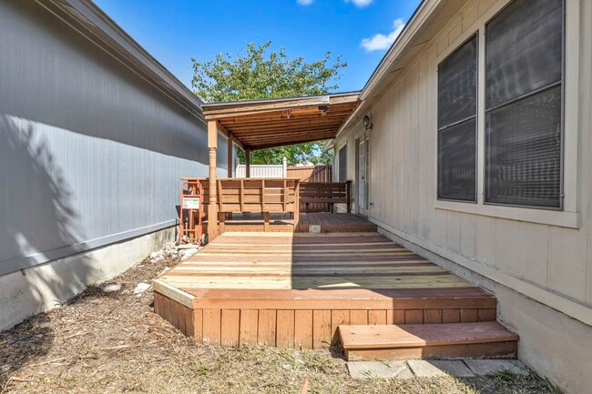 Building Photo - 5903 Kevin Kelly Pl