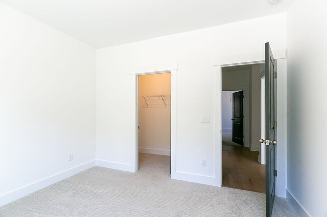 Building Photo - Stunning home in The Parks at Meadowview!