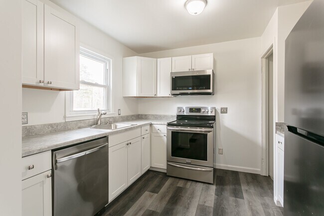 Building Photo - 2868 Brighton Henrietta Town Line Rd