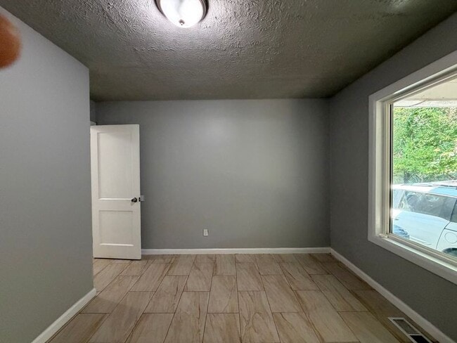 Building Photo - 2157 Nelms Dr SW