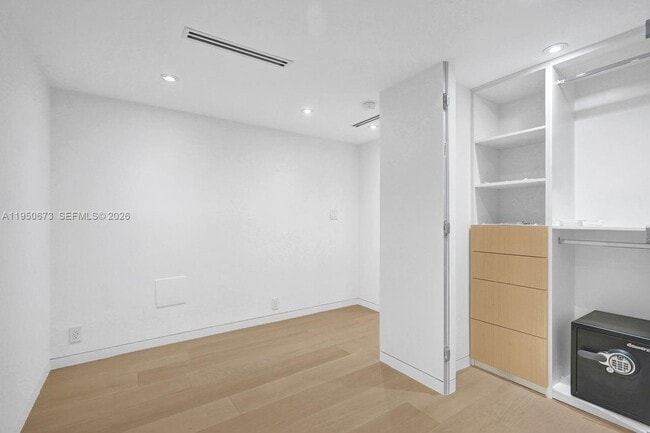 Building Photo - 1111 Crandon Blvd