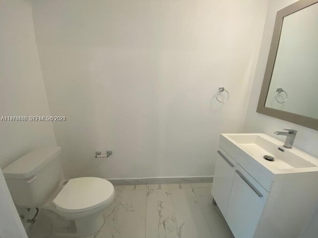 Building Photo - 2561 NE 193rd St