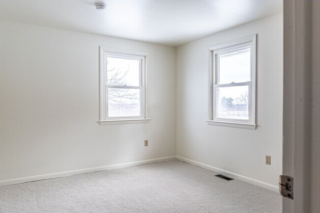 Building Photo - **Charming Colonial in Picturesque Lower Milford Township**