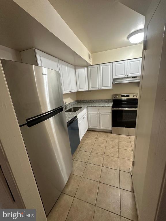 Building Photo - 4655 Logsdon Dr