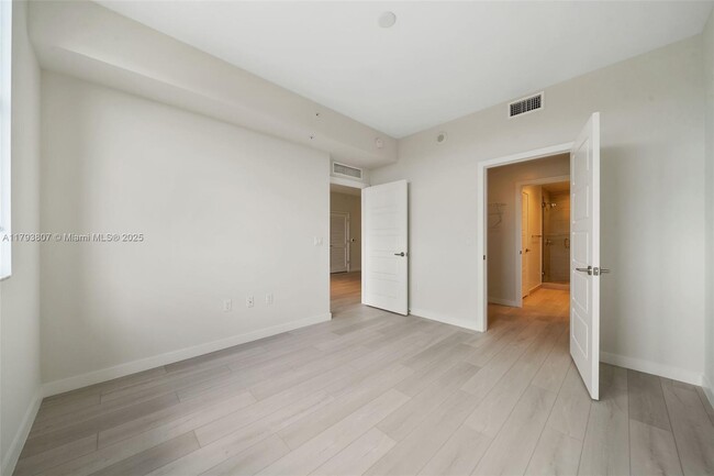Building Photo - 555 NE 8th St